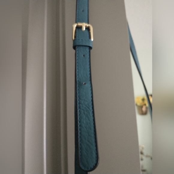 Vieta Fringed Blue Pebbled Leather Crossbody Purse with leather fringe - Picture 4 of 13